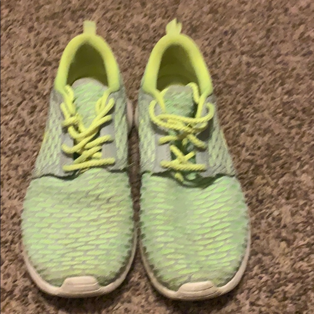 Nike Roshe - Size 8